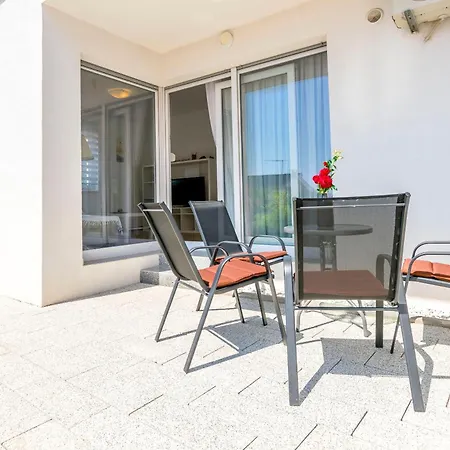 Apartment Tonka Primosten